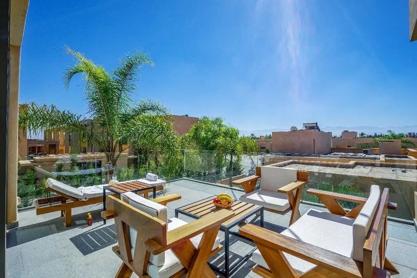Luxury 2 Suites Apt w/ Terrace & Pool – 6 Guests - Image 1