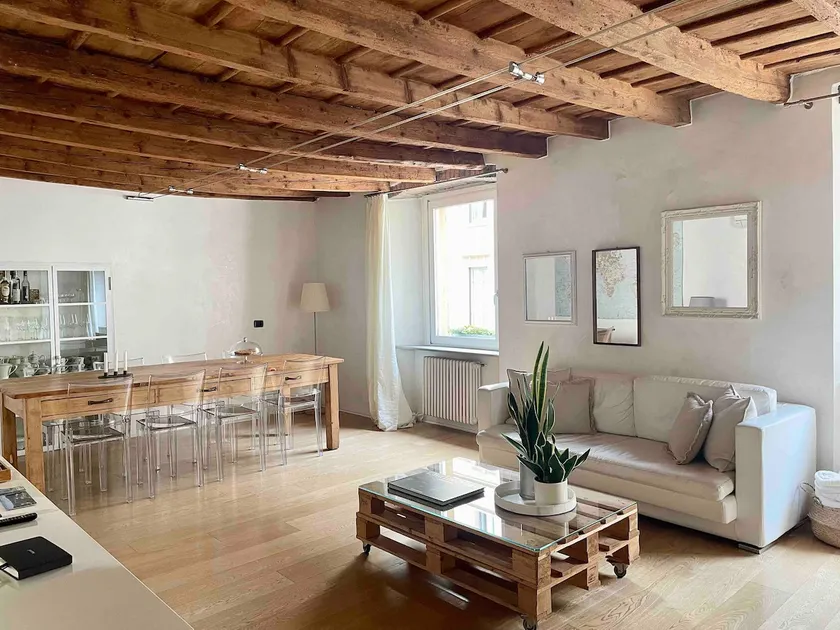 Como City Home - Image 1