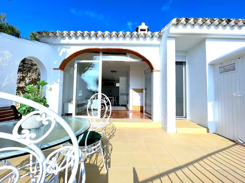 Hill top House with garden and 5 minutes from the beach - Image 1