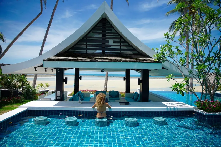 Luxury beachfront villa, butler, staff, breakfast. - Image 1