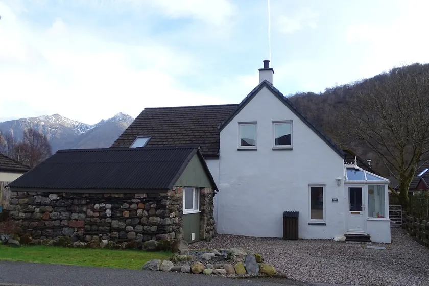 Home at the heart of the Village - Image 1