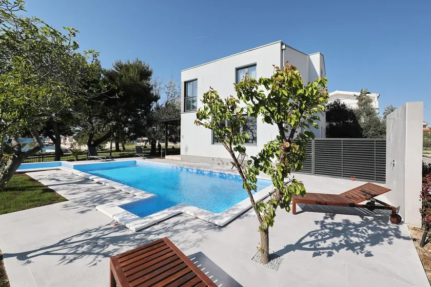 Modern Apartment in Bibinje with Pool - Image 1