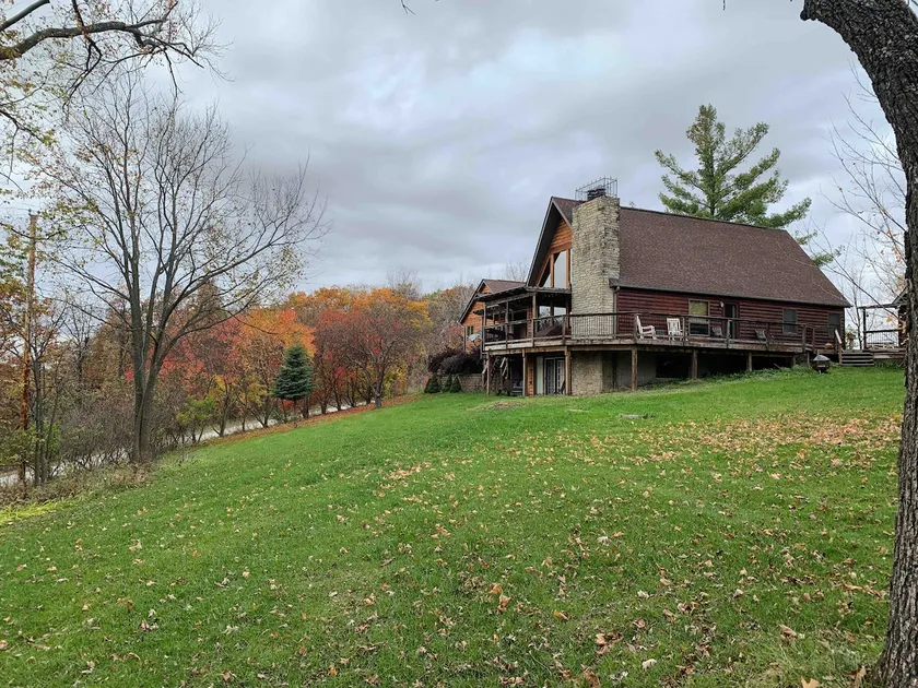 Fox Hollow Lodge - Image 1