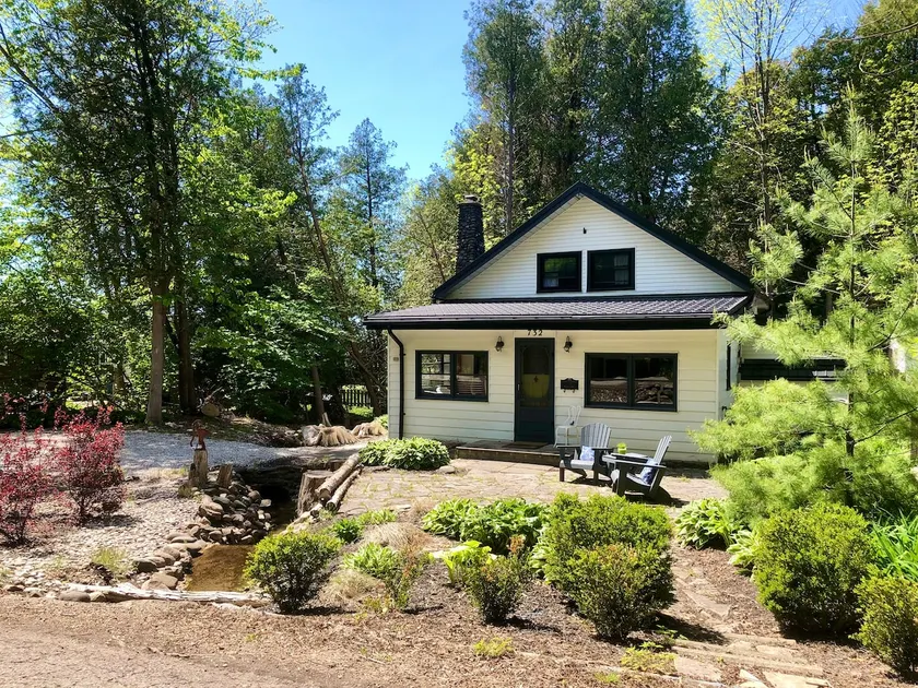 A Brook Runs Through It - Beautiful Beach Cottage! - Image 1