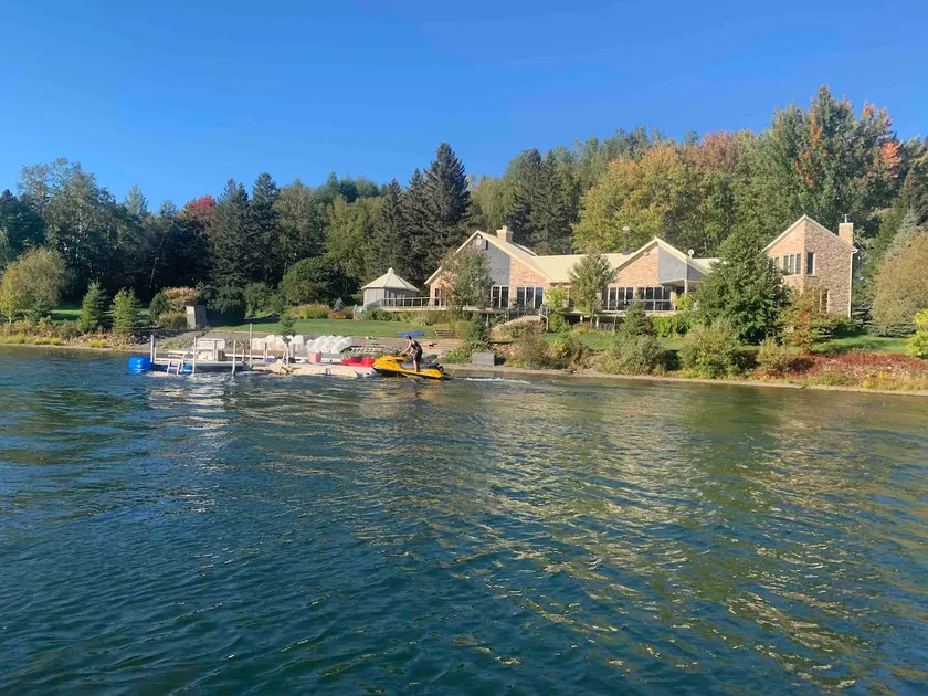 West Wing on the Water ~ Luxury Getaway on a Lake - Image 1