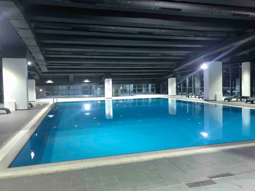 In-site residence offering pool, bath and spa facilities - Image 1