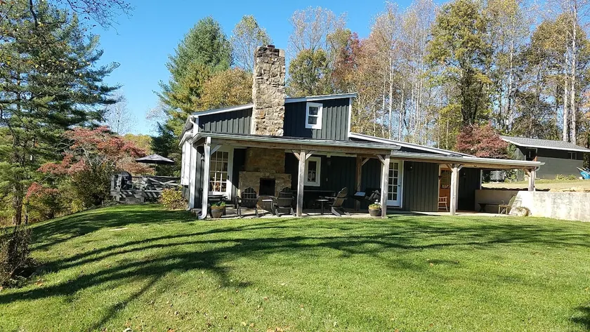 Pine Lake Lodge - Image 1