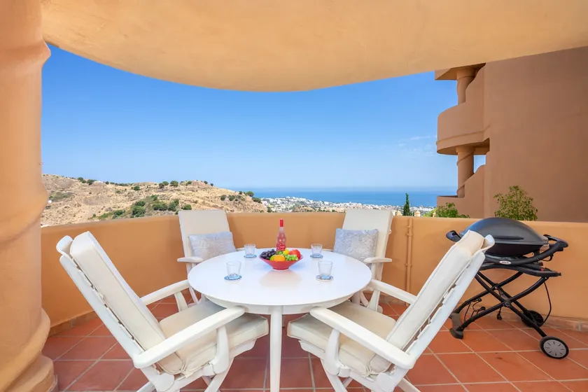 El Porton apt Calahonda by Costarentals - Ref 95 - Image 1