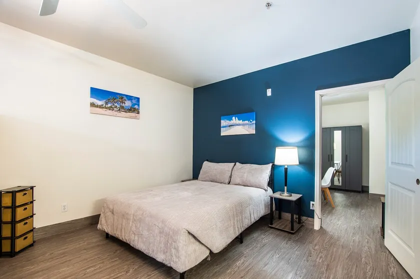 Comfy 2 Beds Queen Deluxe - Sierra Vista - Image 1