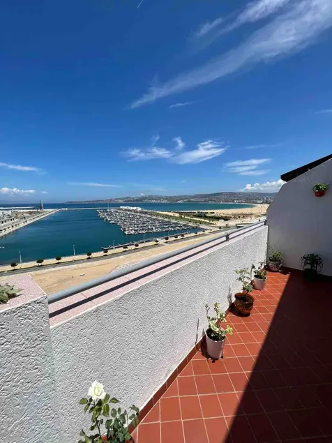Lovely 2-bedroom vacation home with patio - Image 1