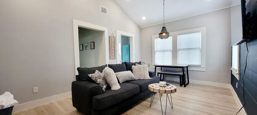 King bed, sleeps 4, walk 2 beach - Image 1