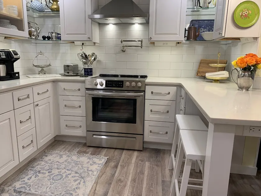 Exceptional Home with A+ Linens walk to town - Image 1