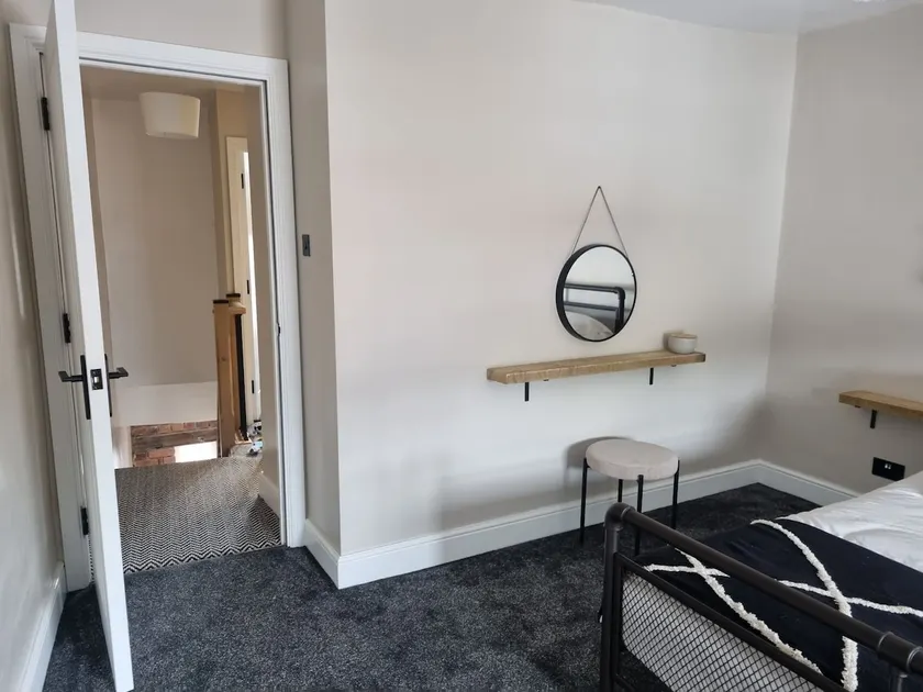 Grade ll listed guest accommodation - Image 1