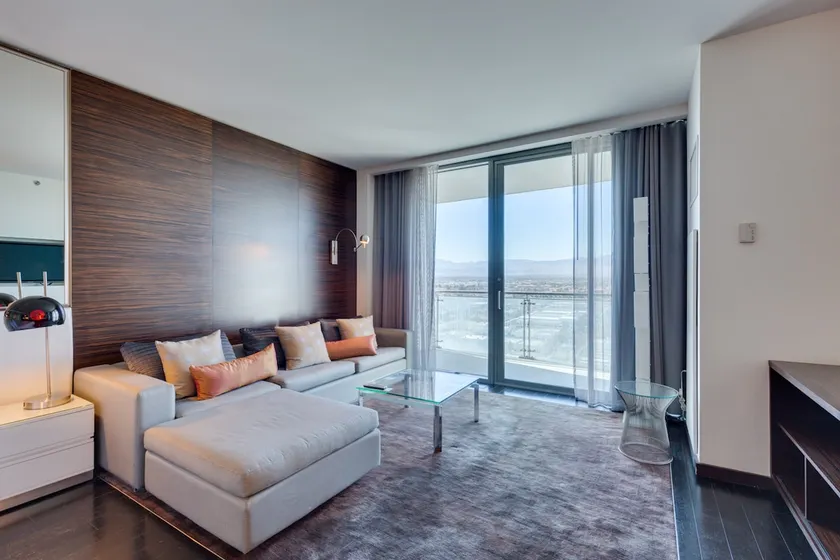 Palms Place Modern Room W Beautiful Mountain View - Image 1