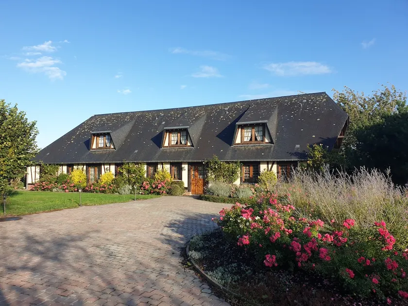 Normandy farmhouse with heated indoor pool - Image 1