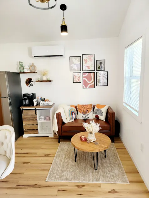 Mid-Century Cozy Bungalow - Image 1
