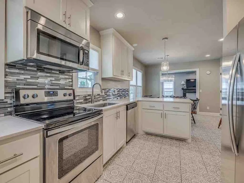 Fairgrounds Retreat newly remodeled weekly/monthly discounts - Image 1