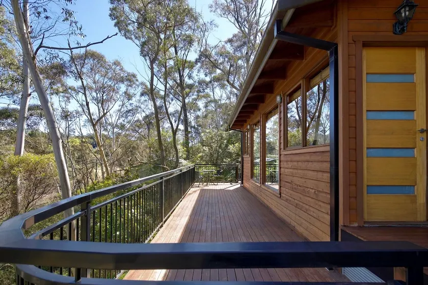 Traveller’s Treehouse in Katoomba, Blue Mountains - Image 1