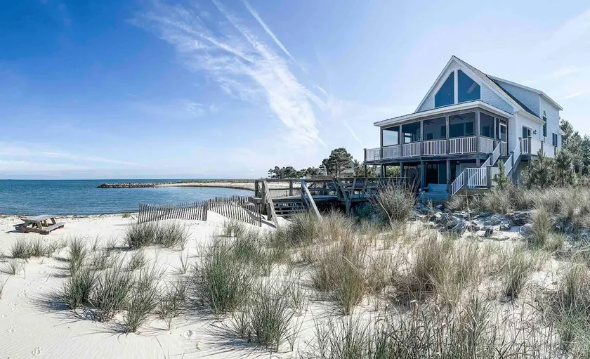Anne's Beachfront Shangri-La - Image 1