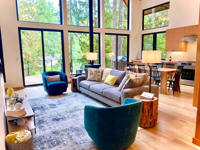 Stunning Forest View Chalet, 3 KING Beds, 3 Baths - Image 1