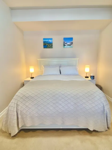 Cozy 2BR Auburn Suite: Comfort Meets Convenience! - Image 1