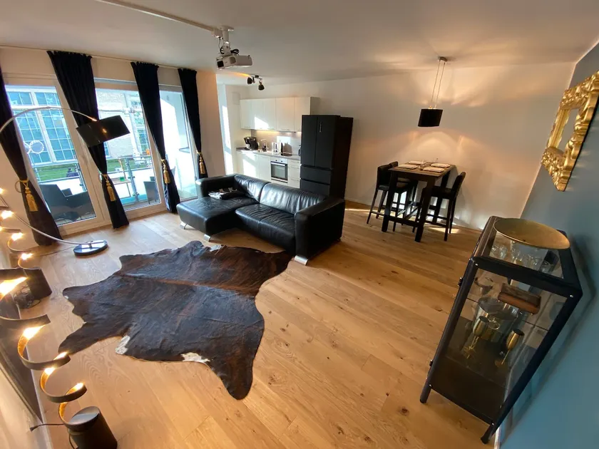 Elegant home in CGN central close to trade fair - Image 1