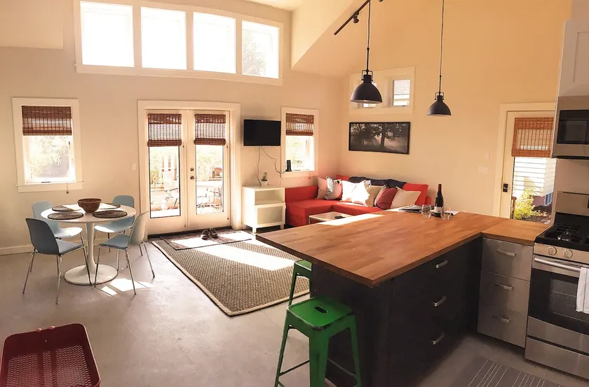 The Backyard Bungalow! Big Living; Small House - Image 1