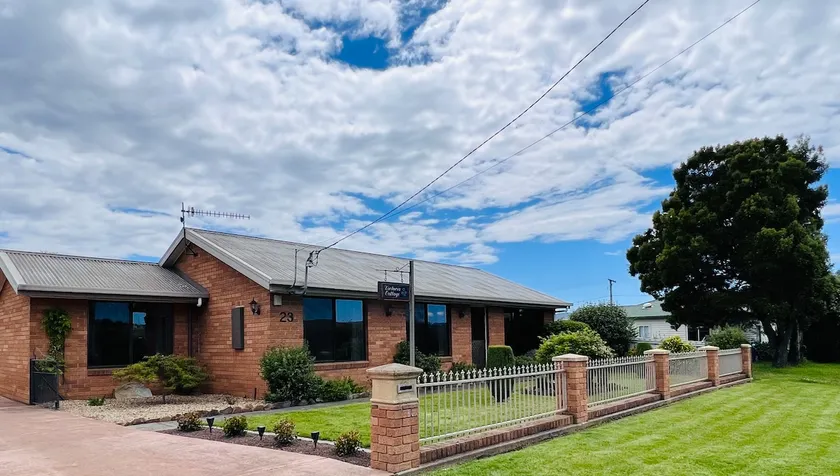 Victoria Cottage - Close to Maria Island Ferry - Image 1