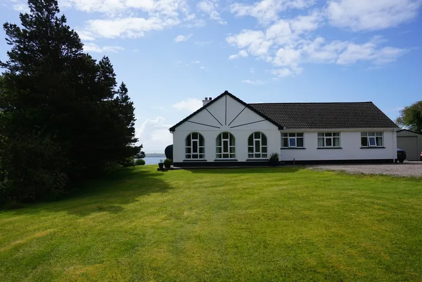Private & Comfortable | Garden with Ocean Views - Image 1