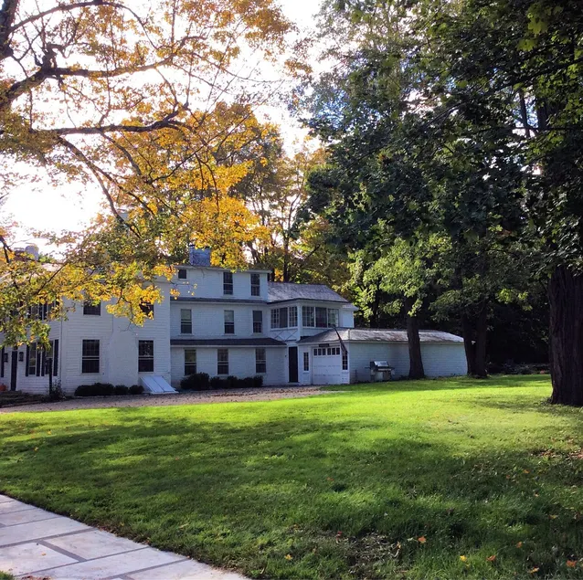 Miner Cottage-Historic Antique Home just steps from the Equinox Resort - Image 1