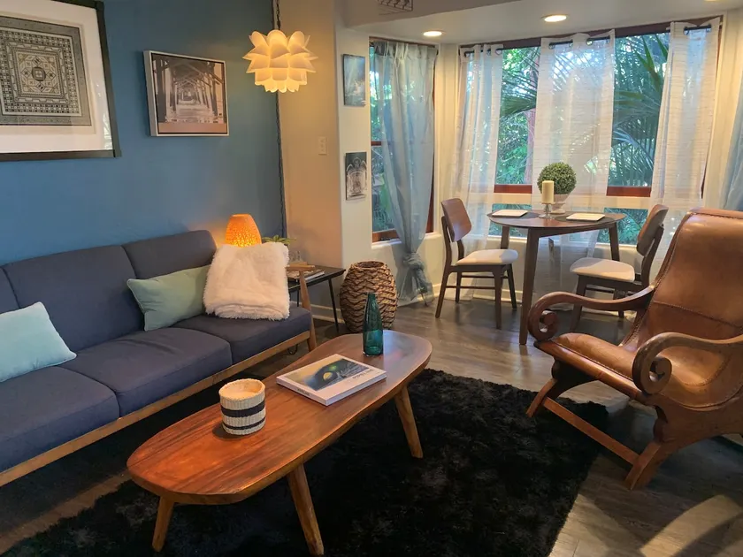 Mission Hills Garden Apartment - Image 1