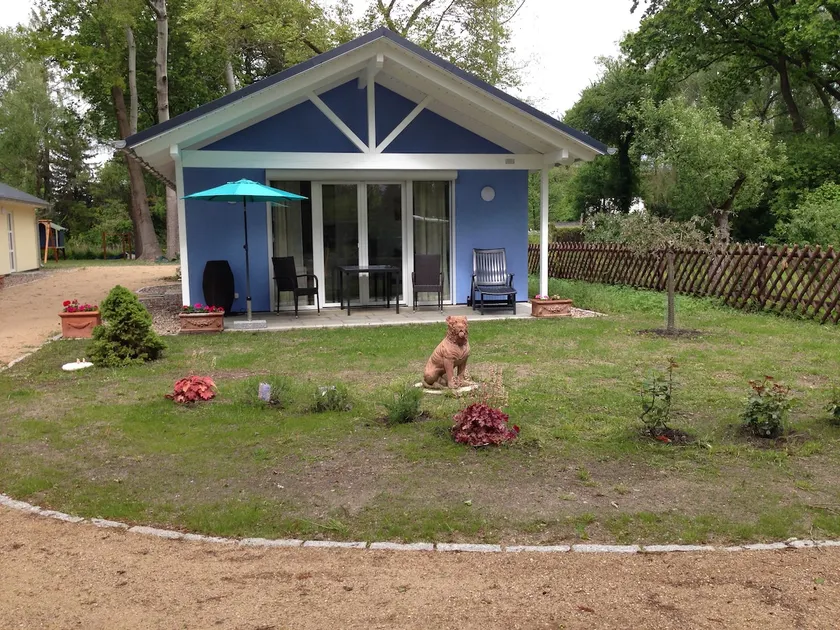 Vacation bungalow on the Müggelspree B1 ”Blue Sky” - Image 1