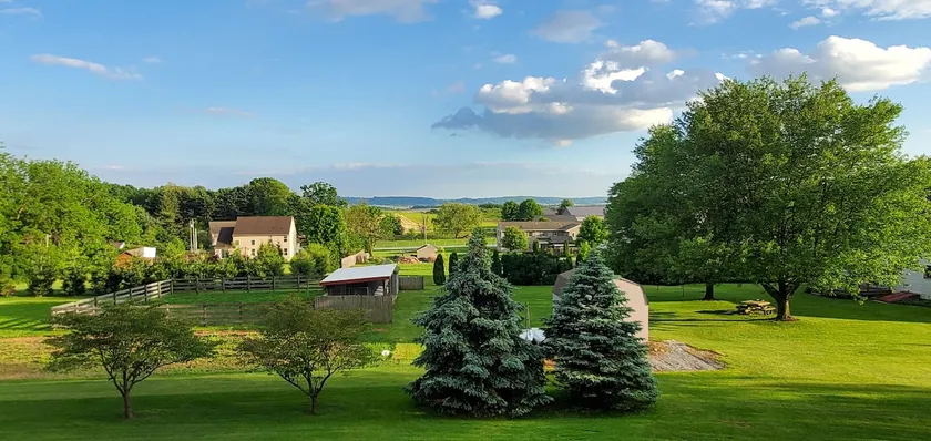 Exquisite cottage with valley views and Hot Tub - Image 1