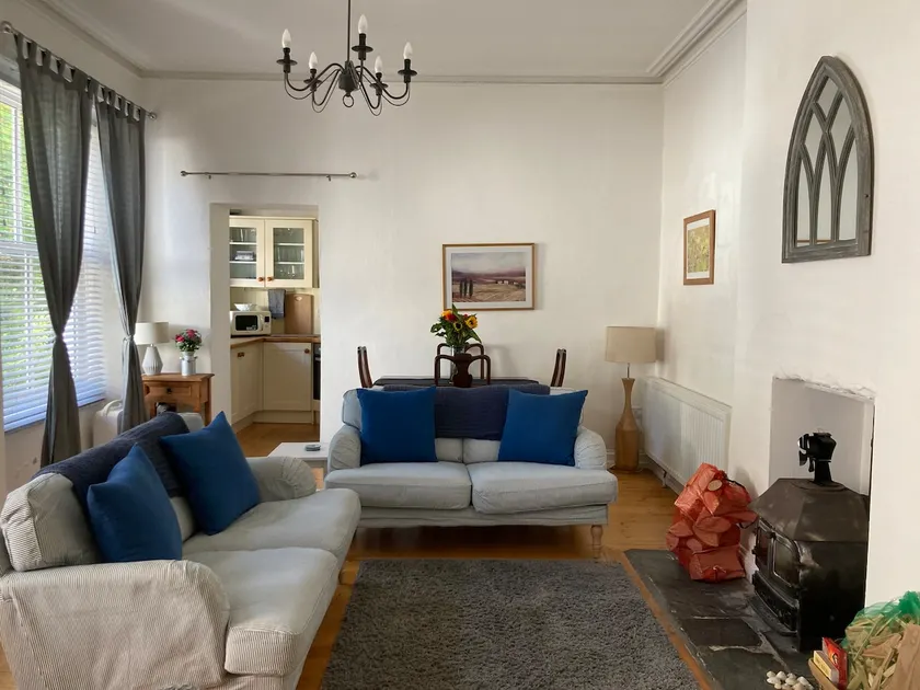 Cosy country cottage a stone throw from the beach! - Image 1