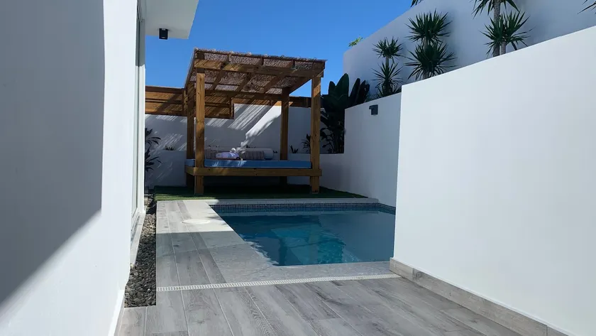 Bohemian I King Bed Suite with Private heater pool - Image 1