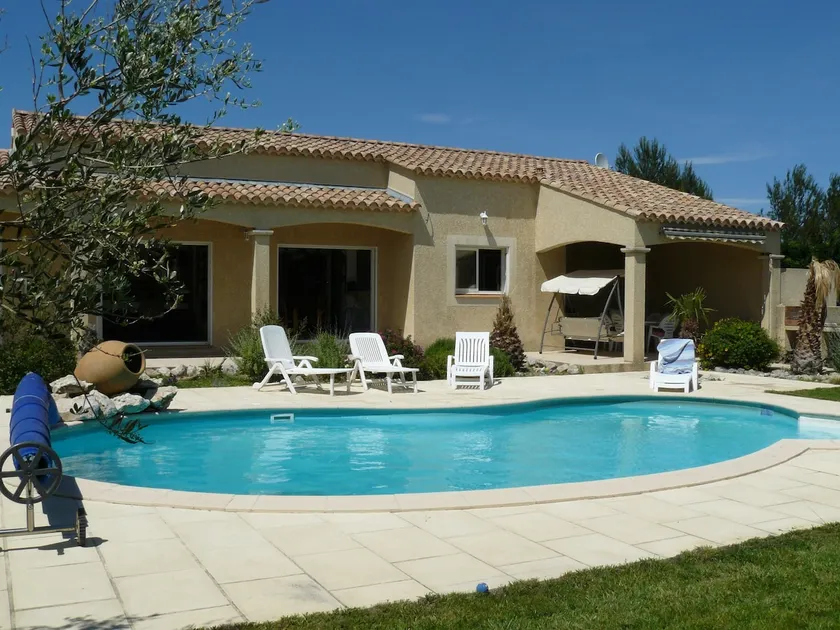 Nice Provencal house near Avignon - Image 1