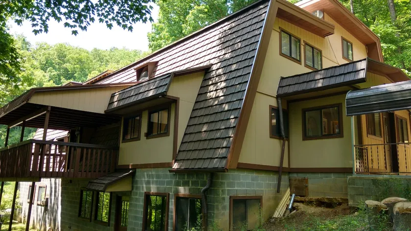 The Oak Hill House - Image 1