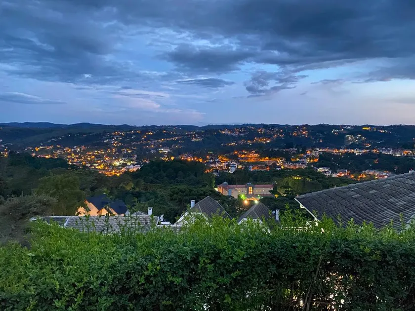 Perfect house in Campos do Jordão at an altitude of 1,700 m - Image 1