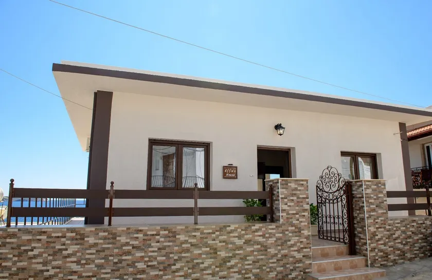 Effies House - Image 1