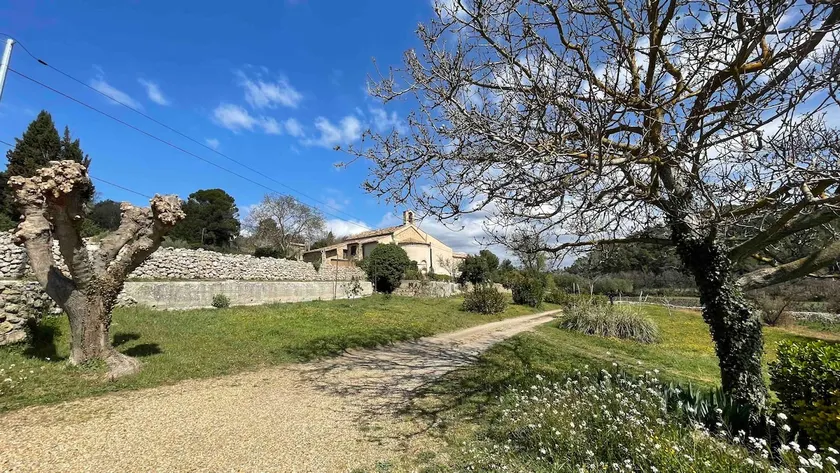 Cotignac, comfortable home surrounded by vineyards. - Image 1