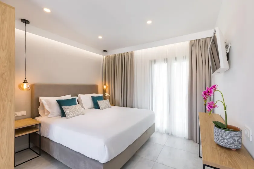 Standard Double | V Luxury Suites - Image 1