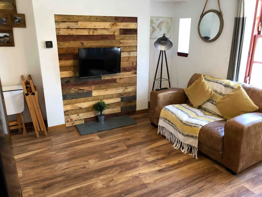 Cosy ground floor apartment on the W Highland Way - Image 1