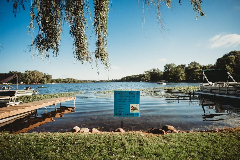 Water front cottage on beautiful Upper Long Lake - Image 1