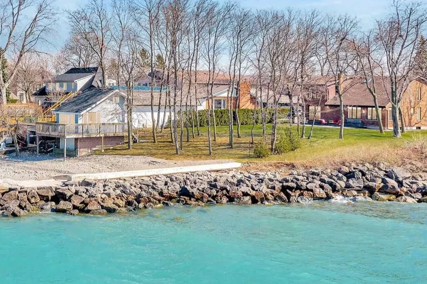 Lake Front Heaven - Gateway to Niagara/Vineyards - Image 1