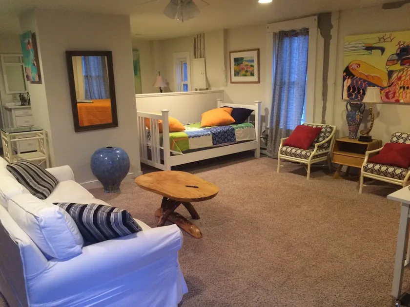 Charming gallery loft in downtown Three Oaks, MI - Image 1