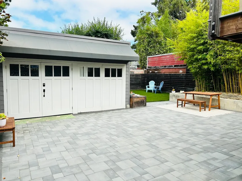 Modern Cottage—walk to Park Blvd Restaurants - Image 1