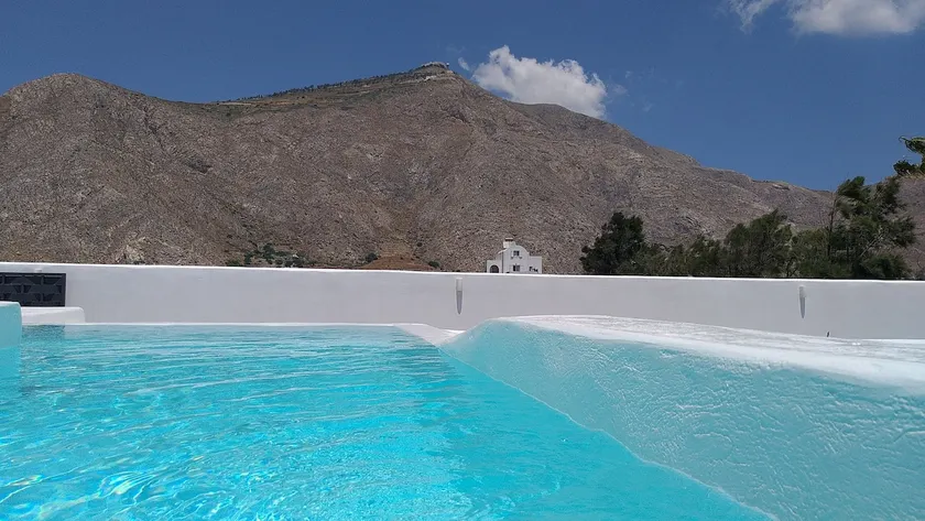 Honeymoon Filira suite with private plunge pool - Image 1