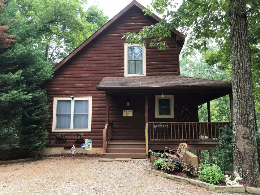 Bear Hugs Mountain Retreat - Image 1