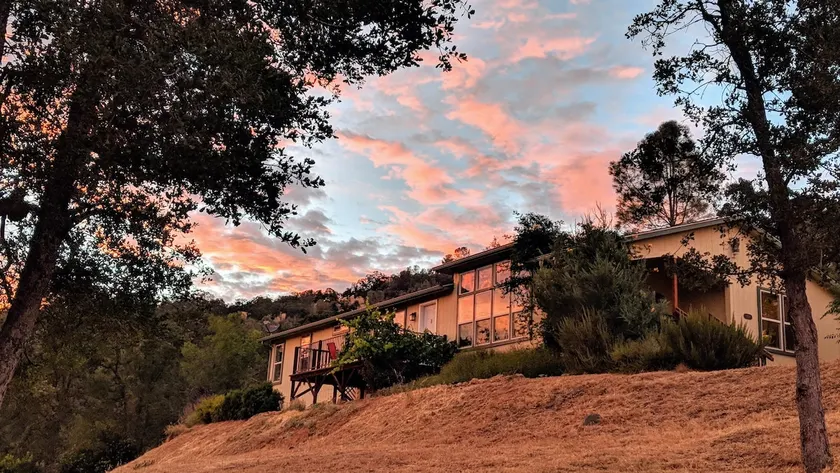 Bryant Country Cottage-Spacious Home Near Yosemite - Image 1