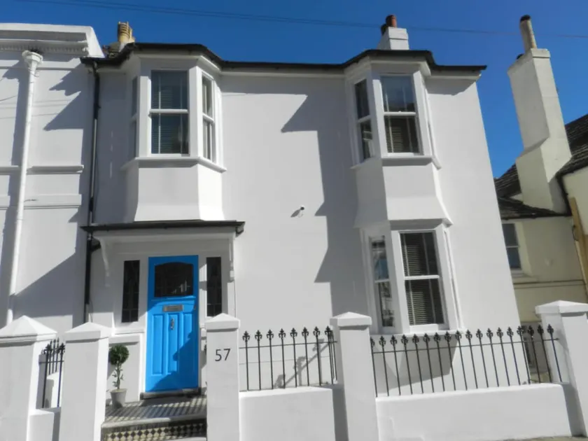 *The Old Bakery * City Centre | Near Station | 3BD - Image 1